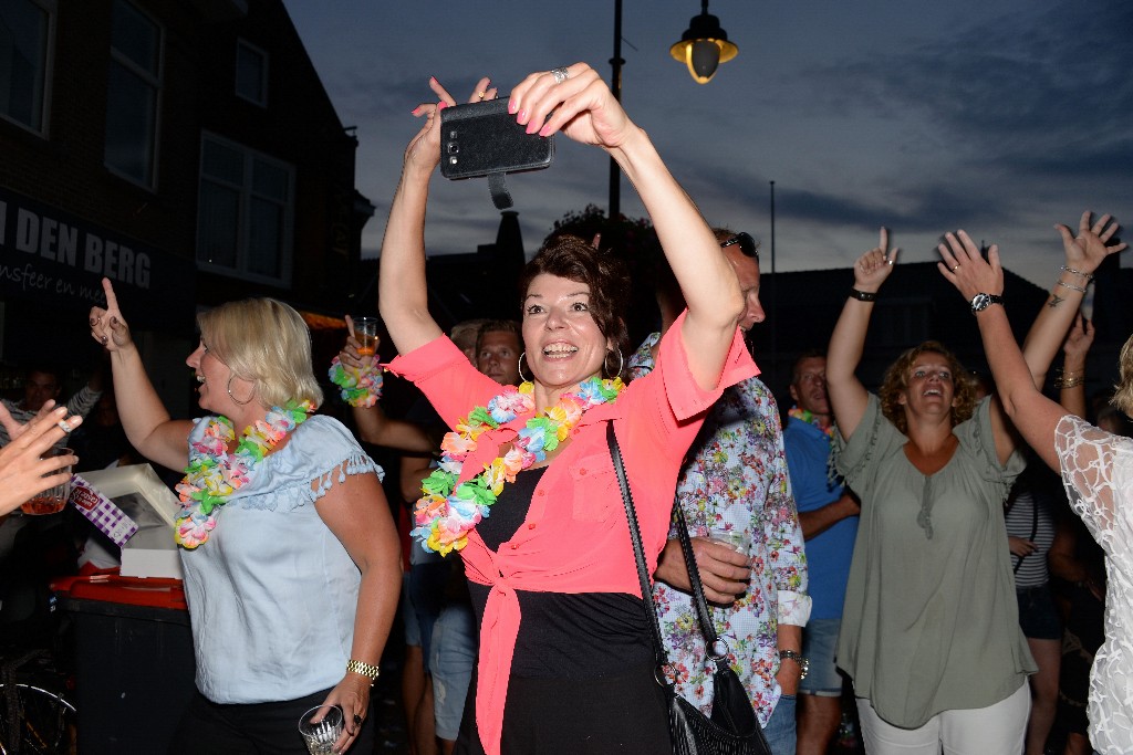 ../Images/Zomercarnaval Noordwijkerhout 2016 491.jpg